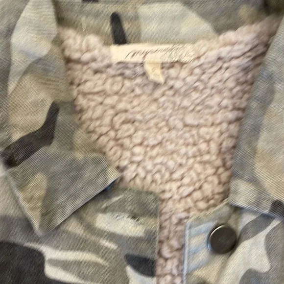 Mystree sherpa lined camo jacket - Picture 2 of 3
